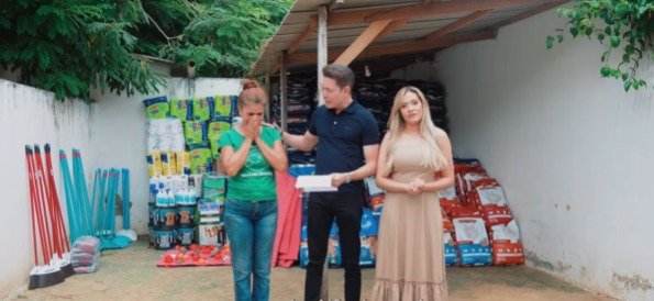 Bispo Bruno Leonardo doa cerca de R$ 100 mil para ONG de proteção animal em Salvador 1 WhatsApp Image 2025 05 09 at 15.46.59