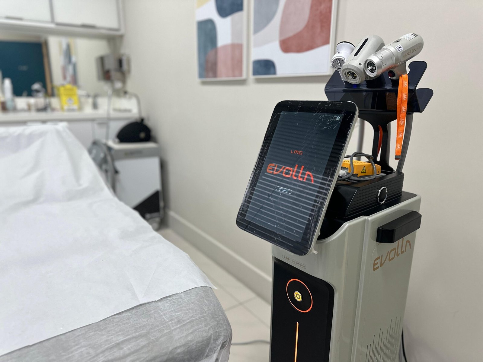 Dermatologista traz para Florianópolis tecnologia de radiofrequência queridinha entre as sul-coreanas 1 Nova plataforma Evolla promete efeito lifting imediato e estimulo intenso de colageno com seguranca e sem tempo de recuperacao 2 scaled