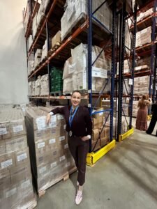 De Florianopolis a especialista em harmonizacao facial Luisa Caser foi a Goiania conhecer de perto da fabrica da Rennova