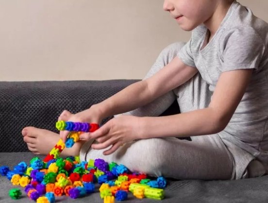 Servidora mãe de autista tem jornada reduzida em Santa Catarina 1 autista foto freepik