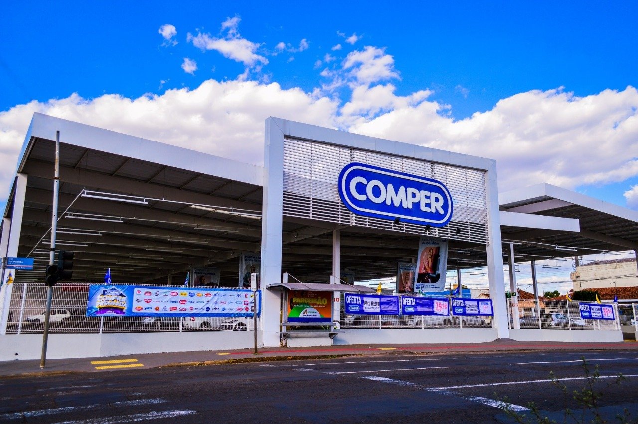 Grupo Pereira expande negócios e inaugura seis lojas dos supermercados Comper em SC  1 Fachada de uma das unidades Supermercados Comper imagem meramente ilustrativa Foto Divulgacao